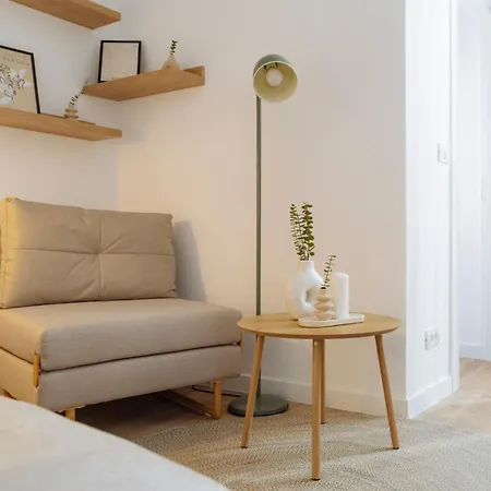 Lunaria Near National Arena & Mega Mall Апартаменти