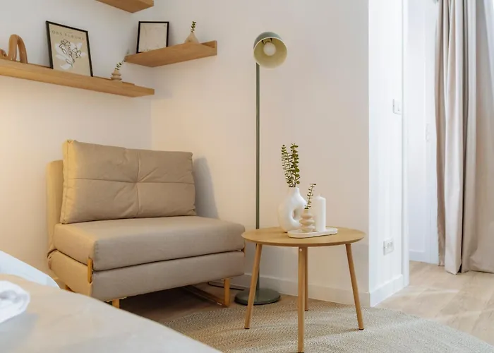 Lunaria Near National Arena & Mega Mall Апартаменти