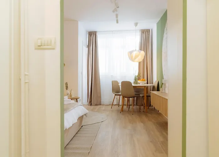 Апартаменти Lunaria Near National Arena & Mega Mall Бухарест