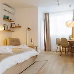Lunaria Near National Arena & Mega Mall Διαμέρισμα *