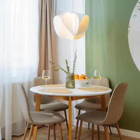 Lunaria Near National Arena&mega Mall Apartamento *