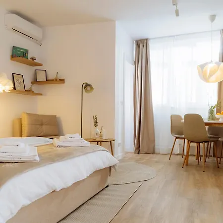 Lunaria Near National Arena & Mega Mall Apartment *